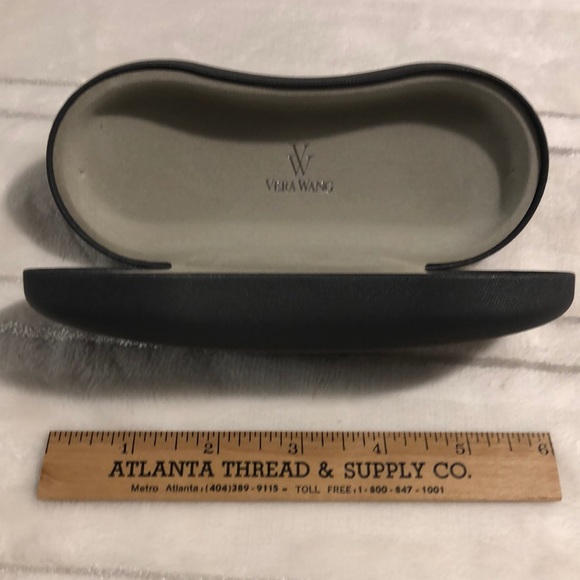 VERA WANG glasses case. Hard Dark grey outside w/ lighter grey felt inside liner - Picture 1 of 6